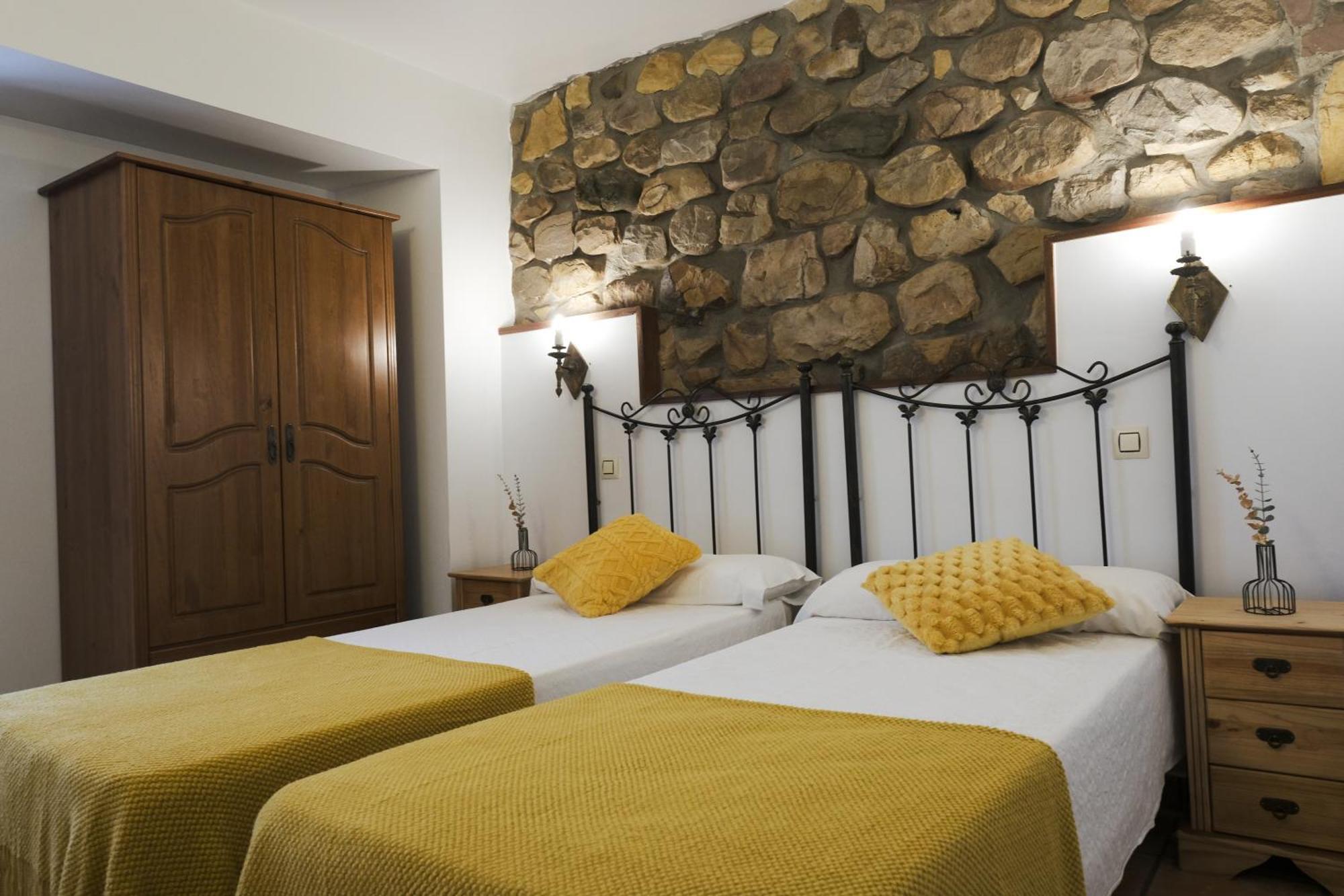 Posada La Estela De Barros Corrales De Buelna Extérieur photo