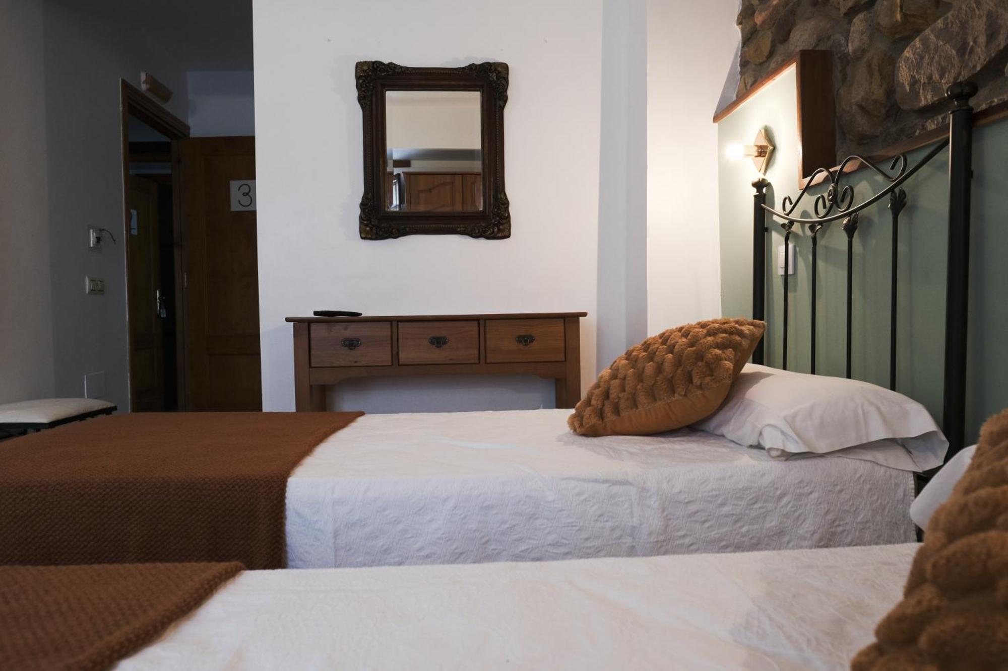 Posada La Estela De Barros Corrales De Buelna Extérieur photo