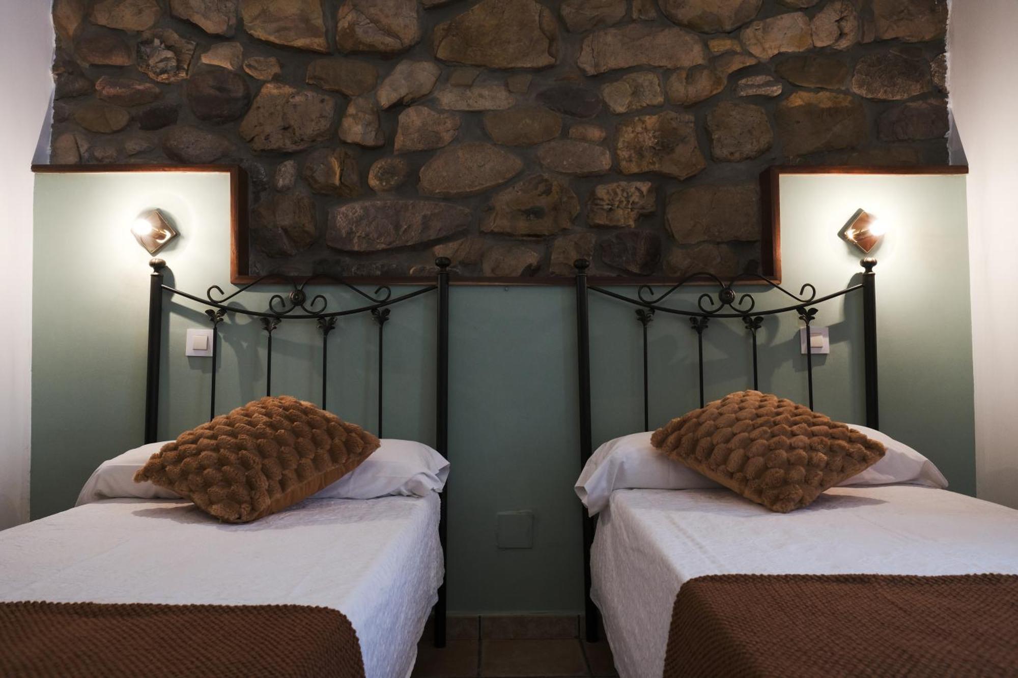 Posada La Estela De Barros Corrales De Buelna Extérieur photo