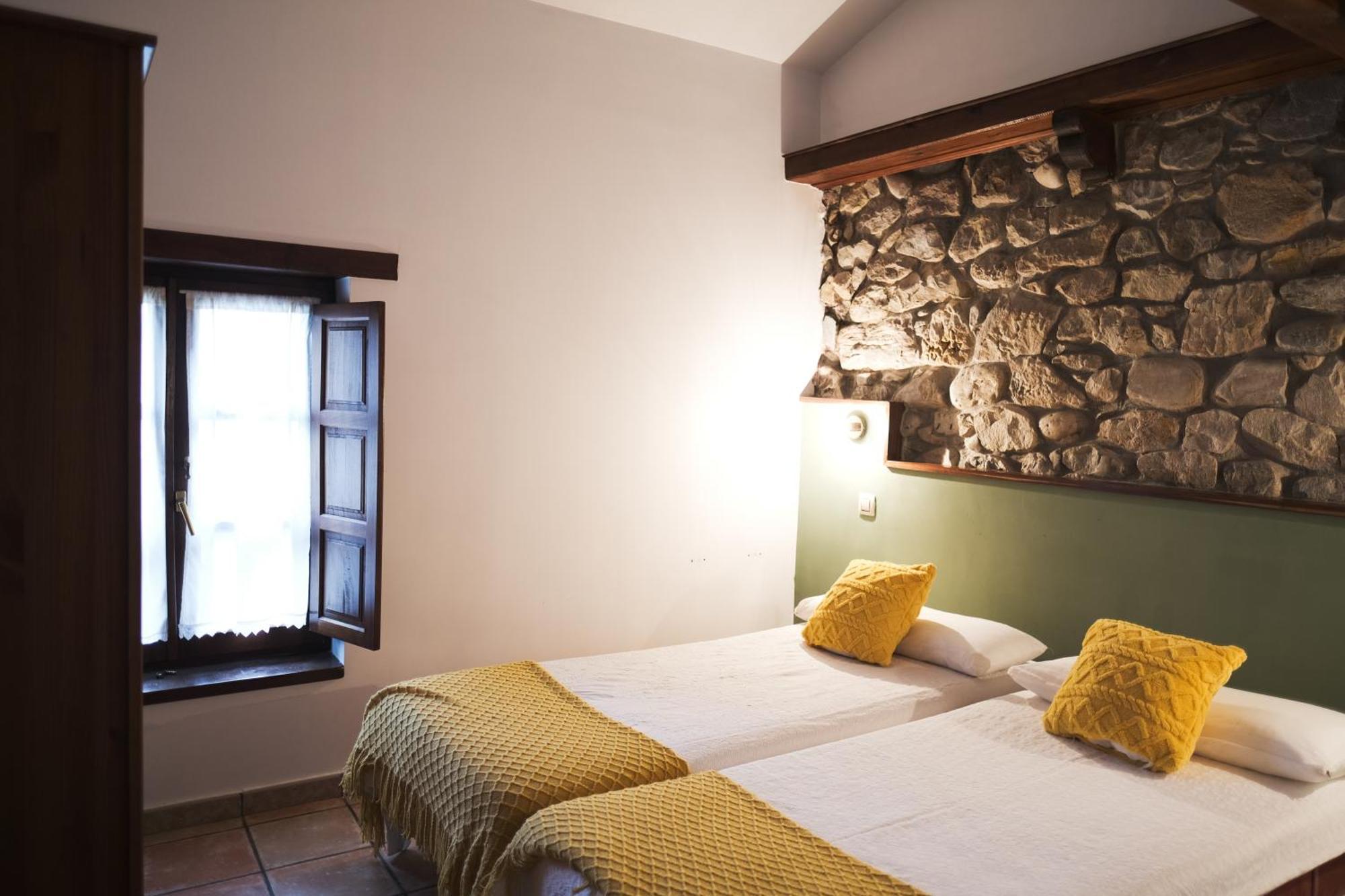 Posada La Estela De Barros Corrales De Buelna Extérieur photo