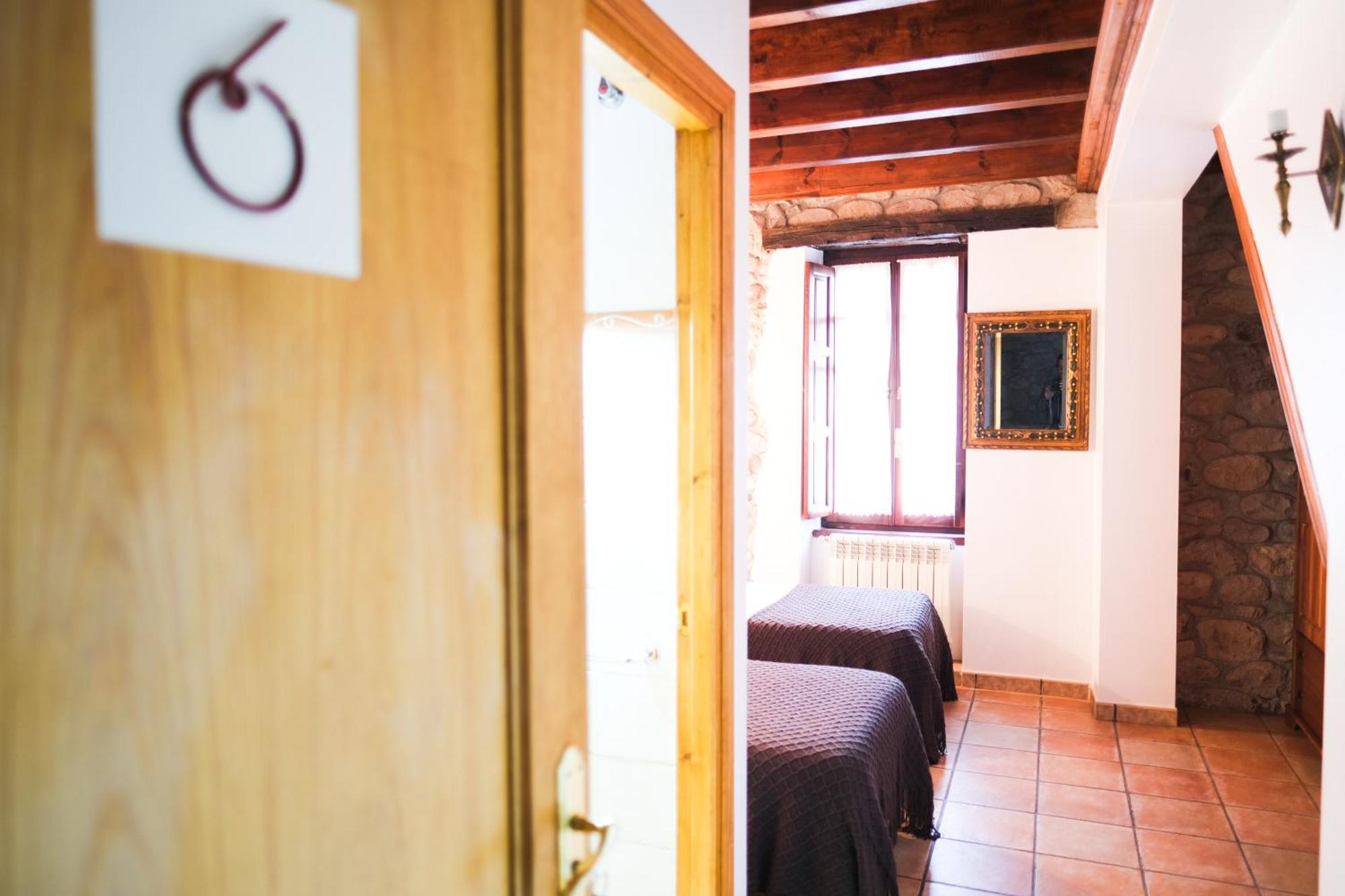 Posada La Estela De Barros Corrales De Buelna Extérieur photo