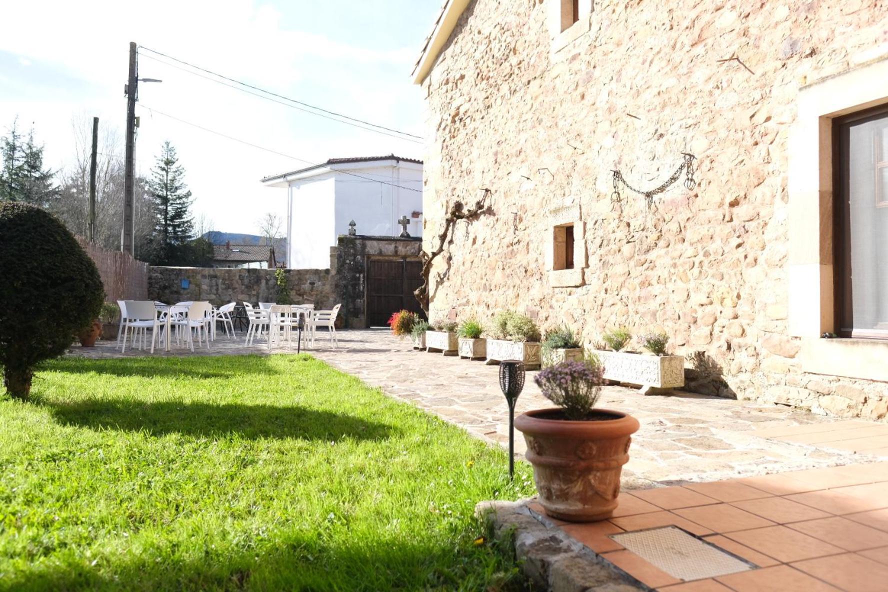 Posada La Estela De Barros Corrales De Buelna Extérieur photo