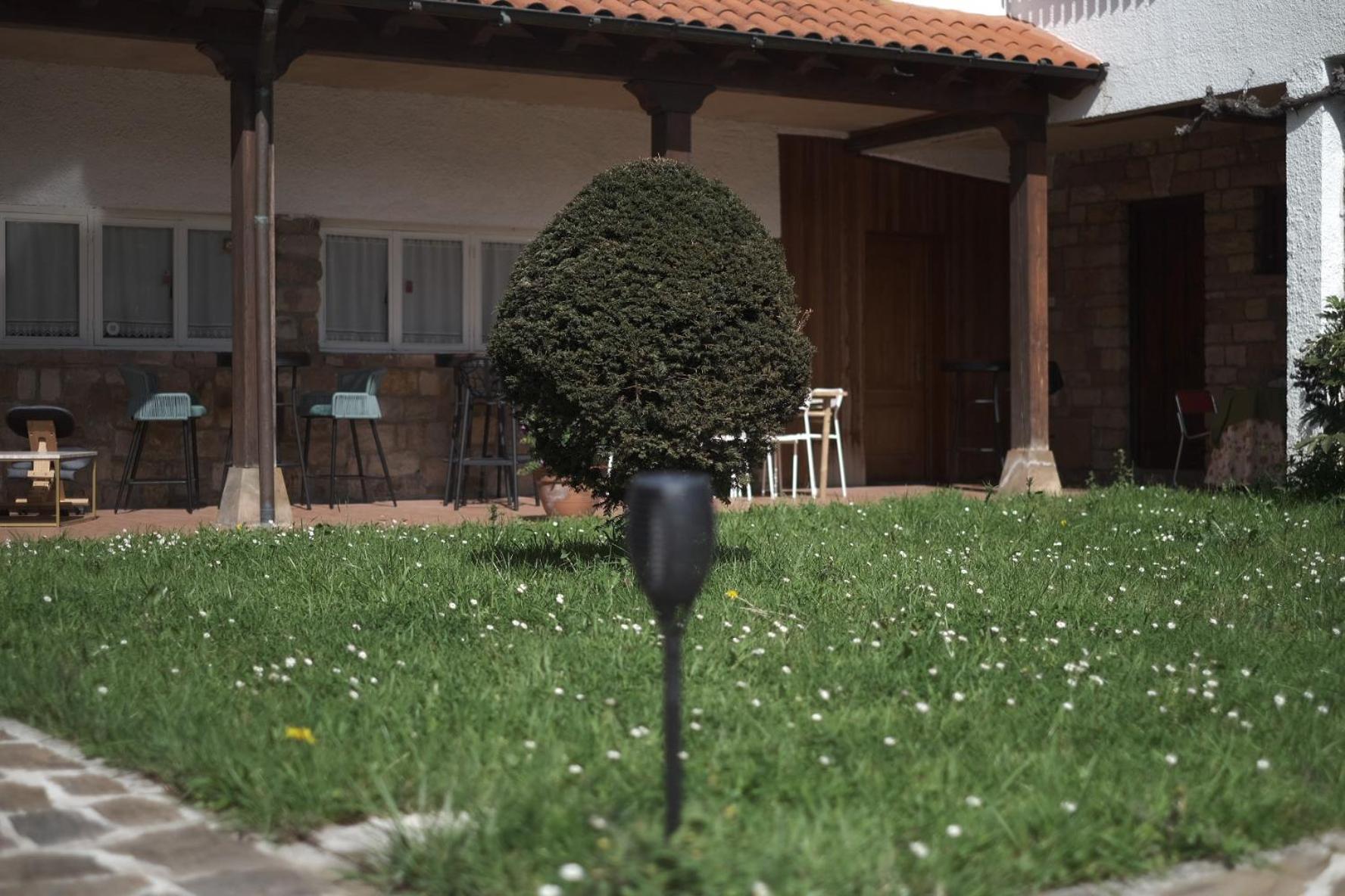 Posada La Estela De Barros Corrales De Buelna Extérieur photo