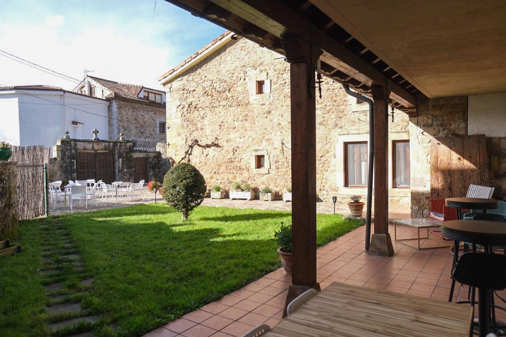 Posada La Estela De Barros Corrales De Buelna Extérieur photo